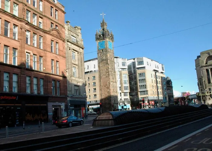 Bright Contemporary Merchant City Flat In Central Location